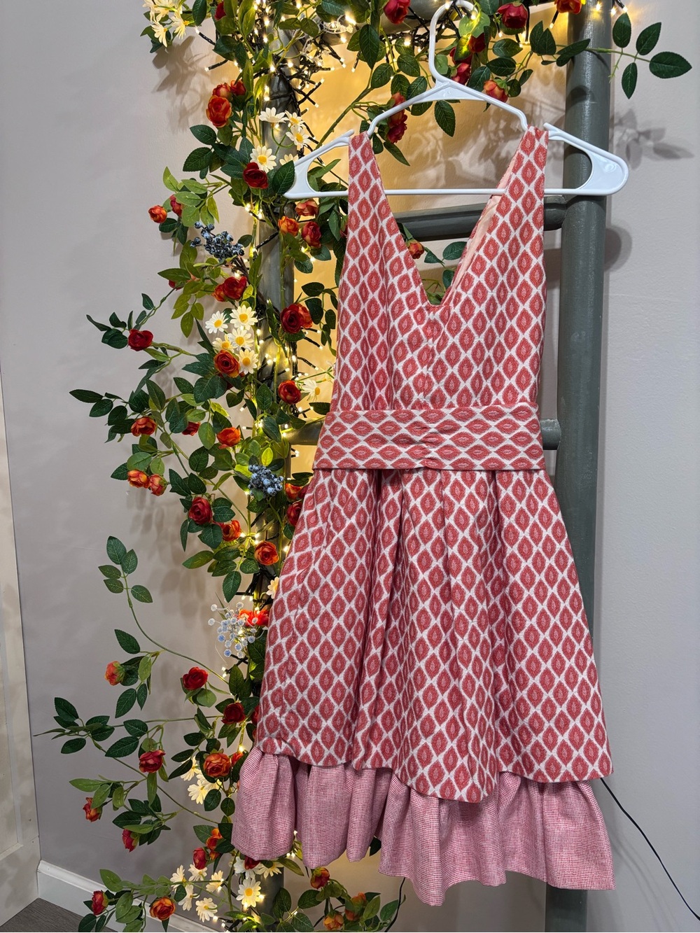 Eva Franco Alexa Fit & Flare
Dress Birds of Paradise
Ruffled Hem Size 4 - Picture 3 of 4